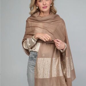 New SAACHI 100% Cashmere Tan and Gold Sequin Embellish Scarf/Wrap.